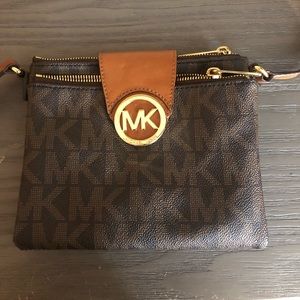 Michael kors crossbody bag with gold hardware